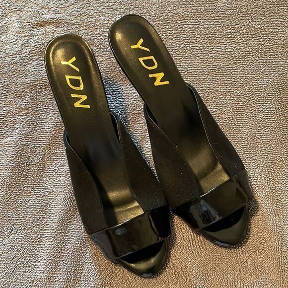 YDN Slip On Sandals - Picture 1 of 6